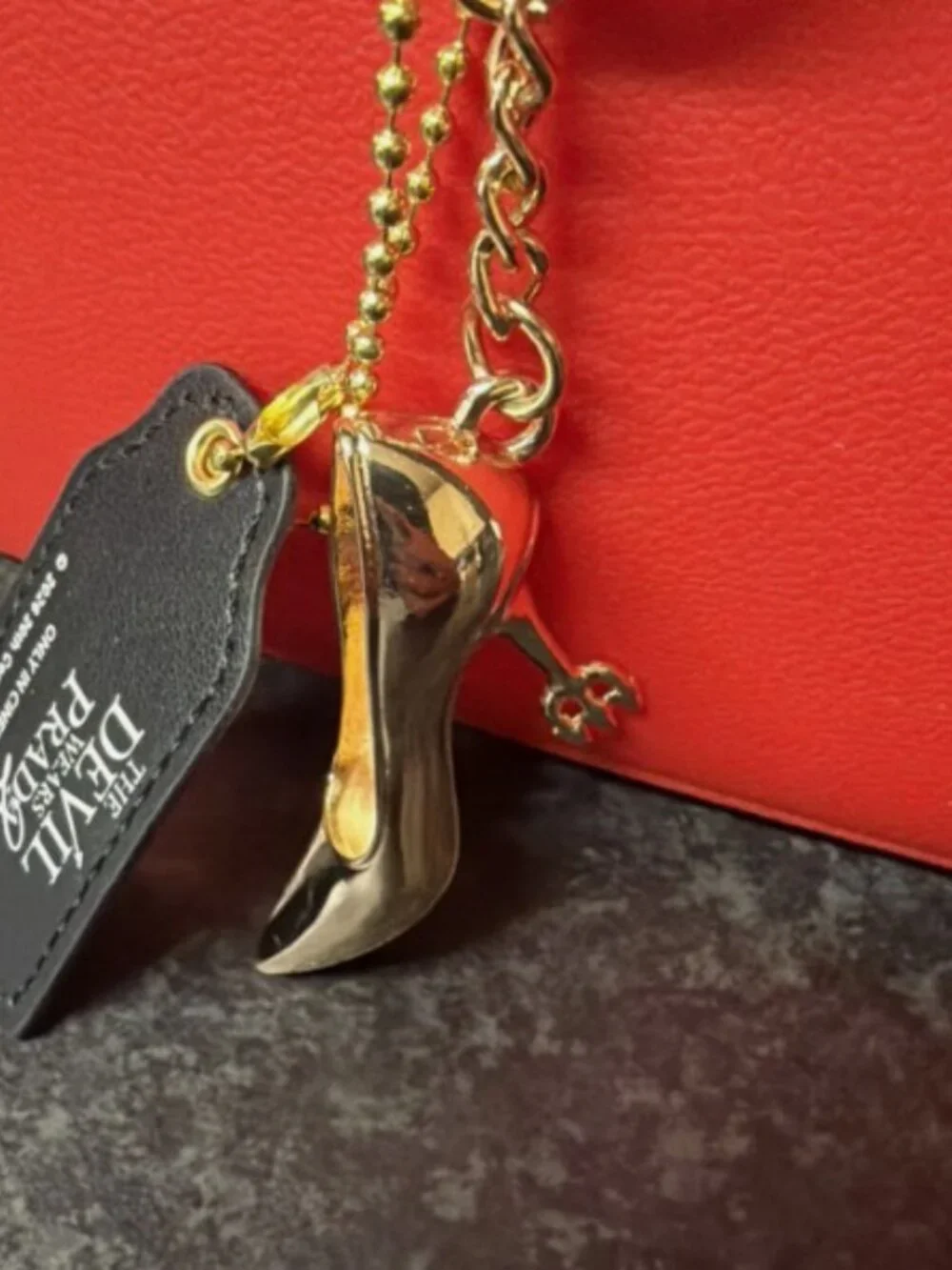 NEW* The Devil Wears Prada 2 Red Handbag Popcorn Bucket - Picture 4 of 5